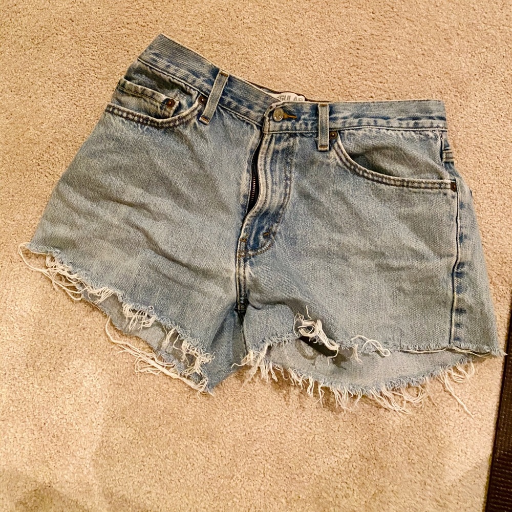 SOLD Levi’s Vintage Distressed 501 Relaxed Fit